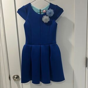 Zoe party dress 
Girls size 8